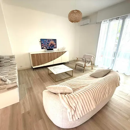 Le Ponteil - New 2-bedroom Near & Old Town Apartmán